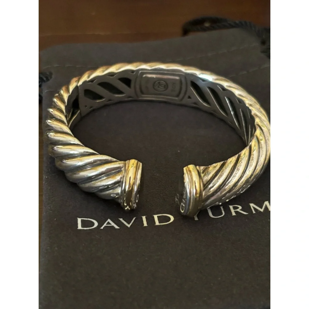 PRICE DROP DAVID YURMAN HINGE 9.25 SILVER W/ 18k GOLD TIPS. - Picture 3 of 5
